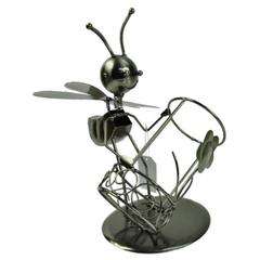 Stojak na wino, pszczoła